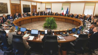 Copertina di Csm, adesso le destre sognano di  regalare  un posto a Calenda