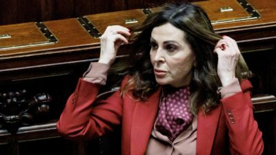 Copertina di Truffa allo Stato, chiesto il giudizio per Santanchè