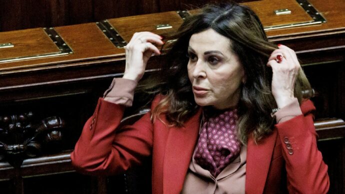 Truffa allo Stato, chiesto il giudizio per Santanchè