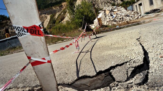Copertina di “Camorra e ‘ndrangheta infiltrate nella ricostruzione post terremoto nelle Marche”, 51 indagati e sequestri per 57 milioni