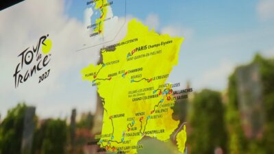 Copertina di Il Tour de France stupisce ancora, ecco il percorso 2027: 71 km di crono, partenza dalla Scozia e finale sui Pirenei. “In questa edizione troveremo le salite del futuro”