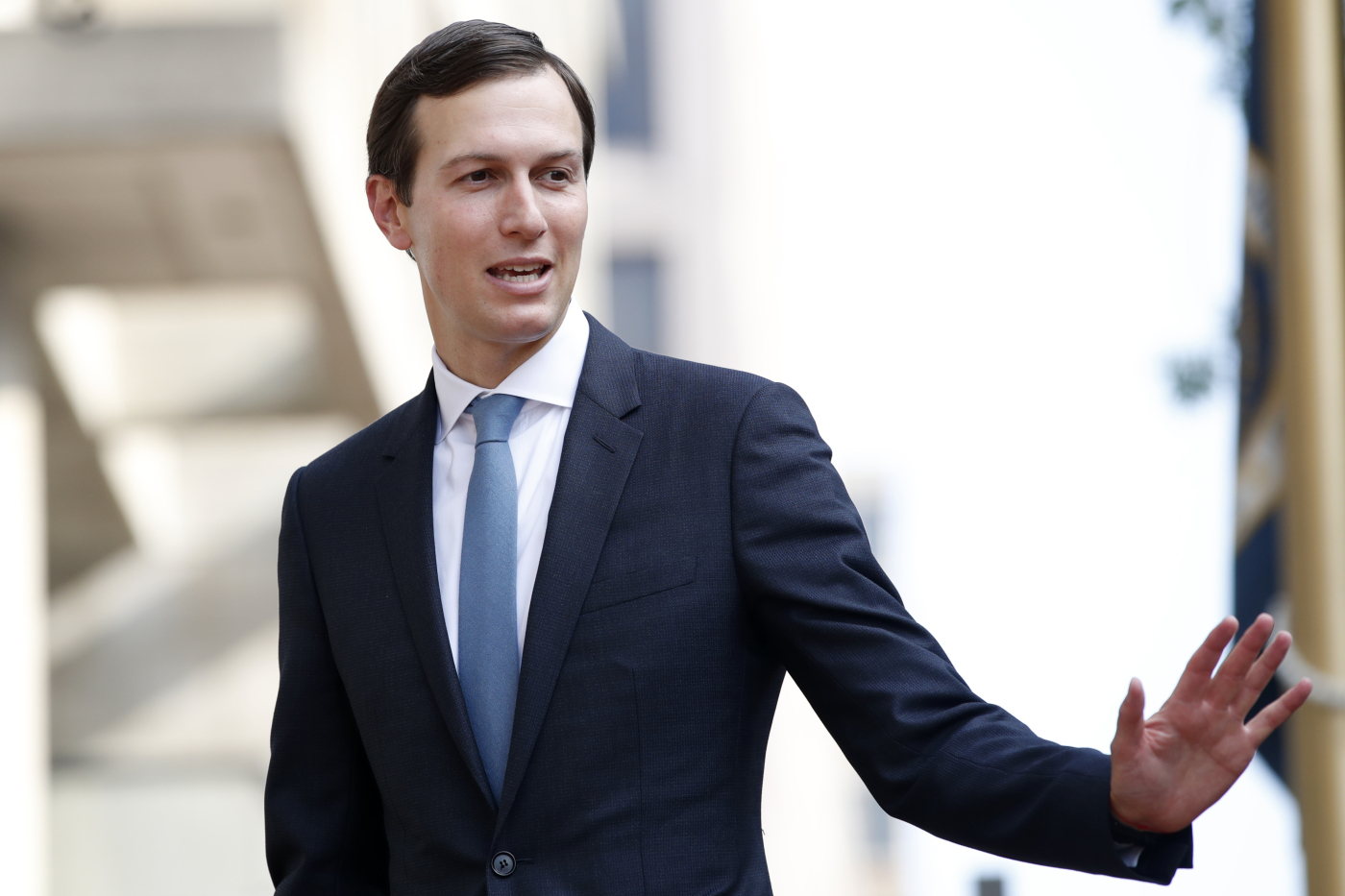 Conti correnti negli Emirati e in Israele con miliardi di dollari e bonifici dall’Azerbaigian: il libro che svela gli affari segreti del genero di Trump