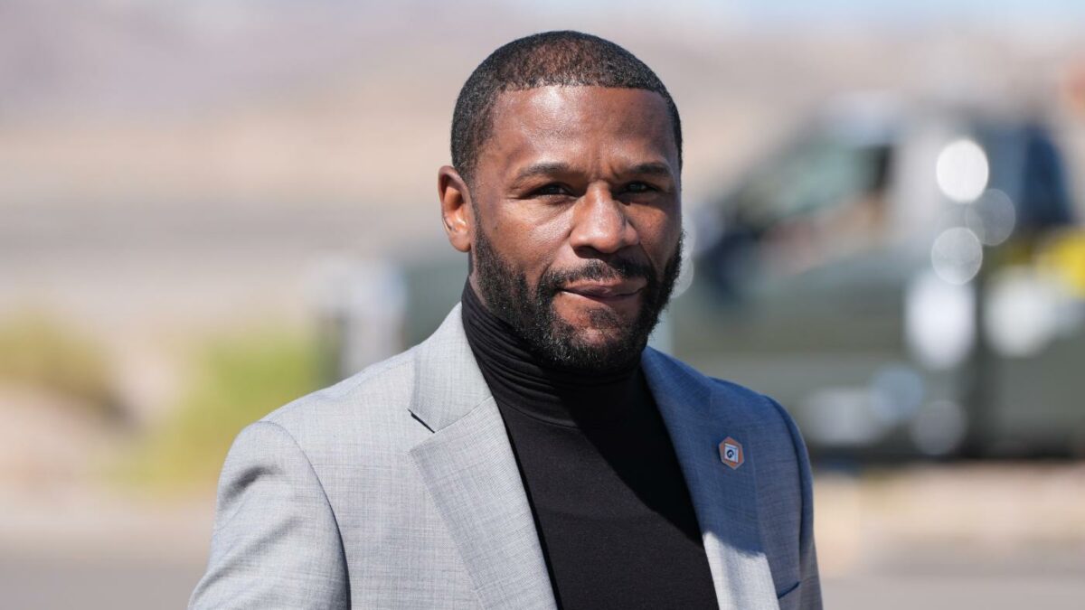 truffato per 550 milioni di dollari la denuncia dell8217ex campione di pugilato mayweather che a breve torner224 sul ring da Ilfattoquotidiano.it truffato per 550 milioni di dollari la denuncia dell8217ex campione di pugilato mayweather che a breve torner224 sul ring