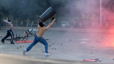 Copertina di Allerta a Milano, Roma e Torino per le proteste. A Bari perquisizioni e interrogatori: “Folto gruppo di minori preparava saccheggi a negozi”