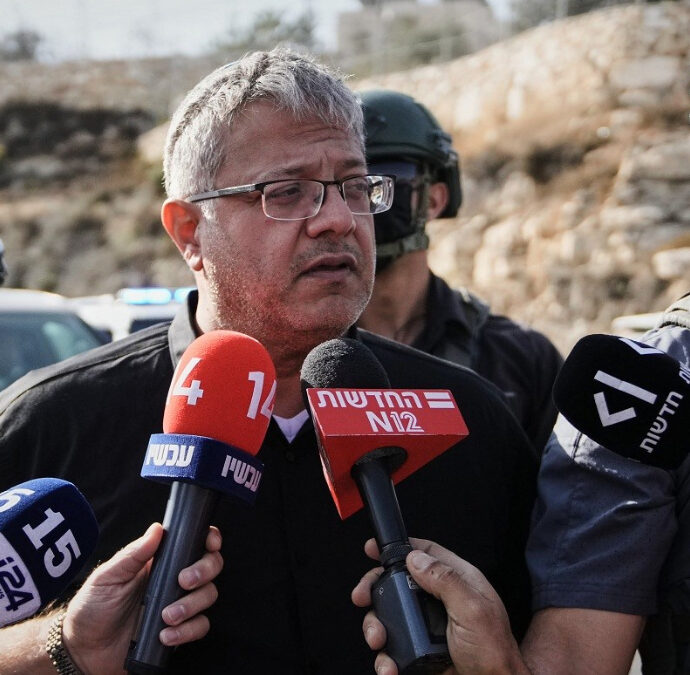 Attacco a Hebron, l’ultradestra fa scattare le ruspe. Smotrich: “Demolizione immediata di edifici arabi”. Ben Gvir: “Ora smantellare l’Autorità Palestinese”