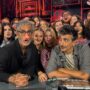 Copertina di “Mi hanno fermato, mi hanno detto: ‘Ti amiamo, ci facciamo un selfie?’. Li ho menati”: Fiorello ironizza sul “caso Fedez”