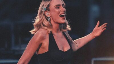 Copertina di “C’è una disperazione generale che non può andare avanti così. È giusto che sia data la dignità e che siano soddisfatti i bisogni primari delle persone. Ma la violenza non va mai accettata”: così Mara Sattei