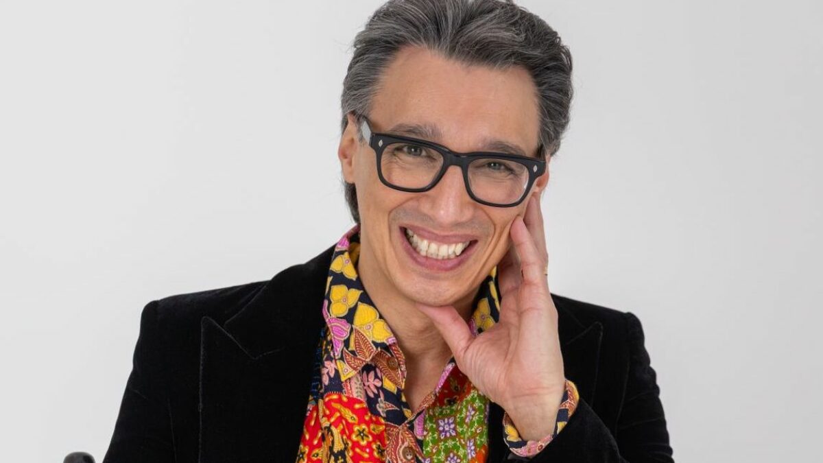 “Papà Enzo mi ha sempre coperto e mi sarei buttato nel fuoco per lui. I disordini a Milano? Mi sono quasi messo a piangere. Una perdita di stile quando i giovanissimi si sono messi a bruciare i libri”: così Paolo Jannacci