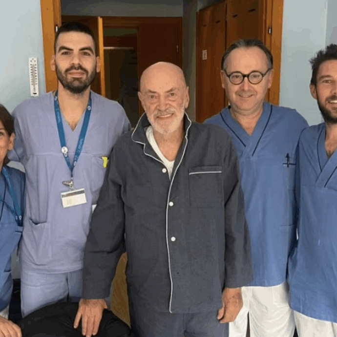 “Sì, ho un tumore. Proverò ad affrontarlo come sono capace, con l’aiuto dei medici e tanti piccoli e grandi affetti”: lo rivela Toni Capuozzo
