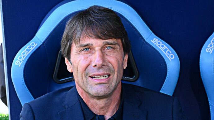 Antonio Conte sul suo futuro: “Il mio nome accostato a tanti club. Leggo di richieste economiche, pieni poteri e di riserve per il mio carattere ‘forte’. Sono supposizioni”