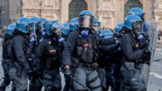 Copertina di Le proteste degli studenti hanno ricevuto la risposta che dà un governo di destra: manganelli, cariche e leggi speciali