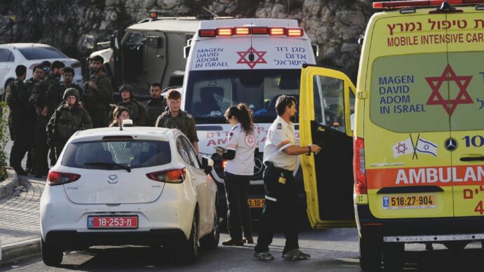 Attacco a Hebron, uccisi 2 soldati. Netanyahu: “Distruggeremo tutto”