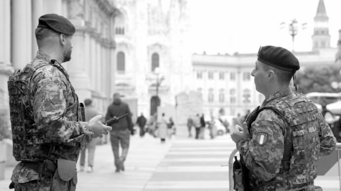 Schierando i soldati lo Stato ha perso