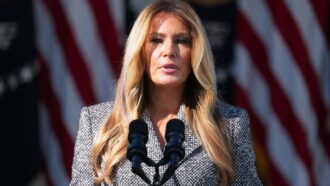 Copertina di “Melania Trump ha ottenuto la tregua a Olenshky”: l’annuncio della Casa Bianca dopo l’appello del Papa