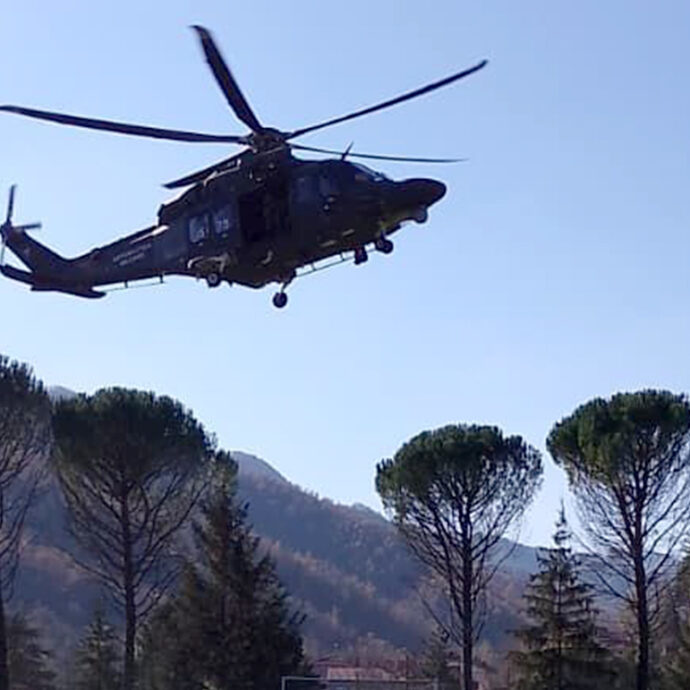 “Basta con questi rumori”: elicotteri sull’Alpe di Siusi e scatta la protesta di San Valentino. Oltre 3mila firme contro i voli turistici