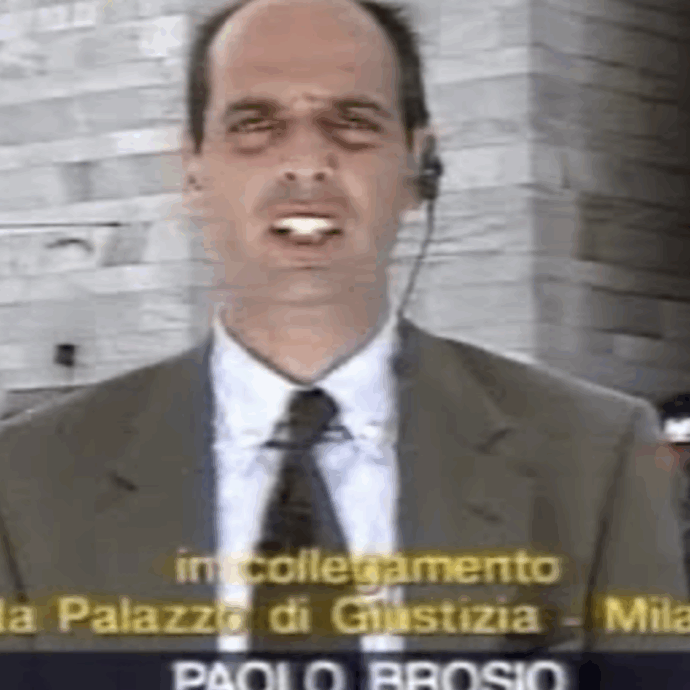 “Emilio Fede metteva alla frusta tutti. A me di più, perché ero sempre in diretta. Mi tirò la macchina da scrivere in testa, ma io riuscii a scansarla e colpì la segretaria. Mi voleva bene”: così Paolo Brosio