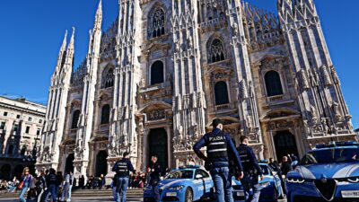 Copertina di Movimento 17 ottobre, salta l’annuncio delle piazze alle 14.30: corteo spontaneo partito da Cairoli