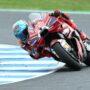 Copertina di MotoGp, Marquez si prende tutto: vince la Sprint e ha in tasca il Mondiale. Violenta caduta per Martin: fratture e rischio operazione | La nuova classifica