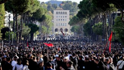 Copertina di Albania, Serbia, Usa e Asia: piazze unite per urlare “ora basta a guerre e  carovita”