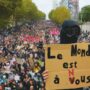 Copertina di Francia, in 800 mila contro Macron: solite violenze a fine cortei