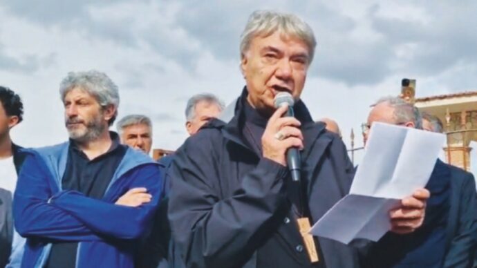 FdI contro Fico: “È gravissima la sua presenza a corteo No Cpr”