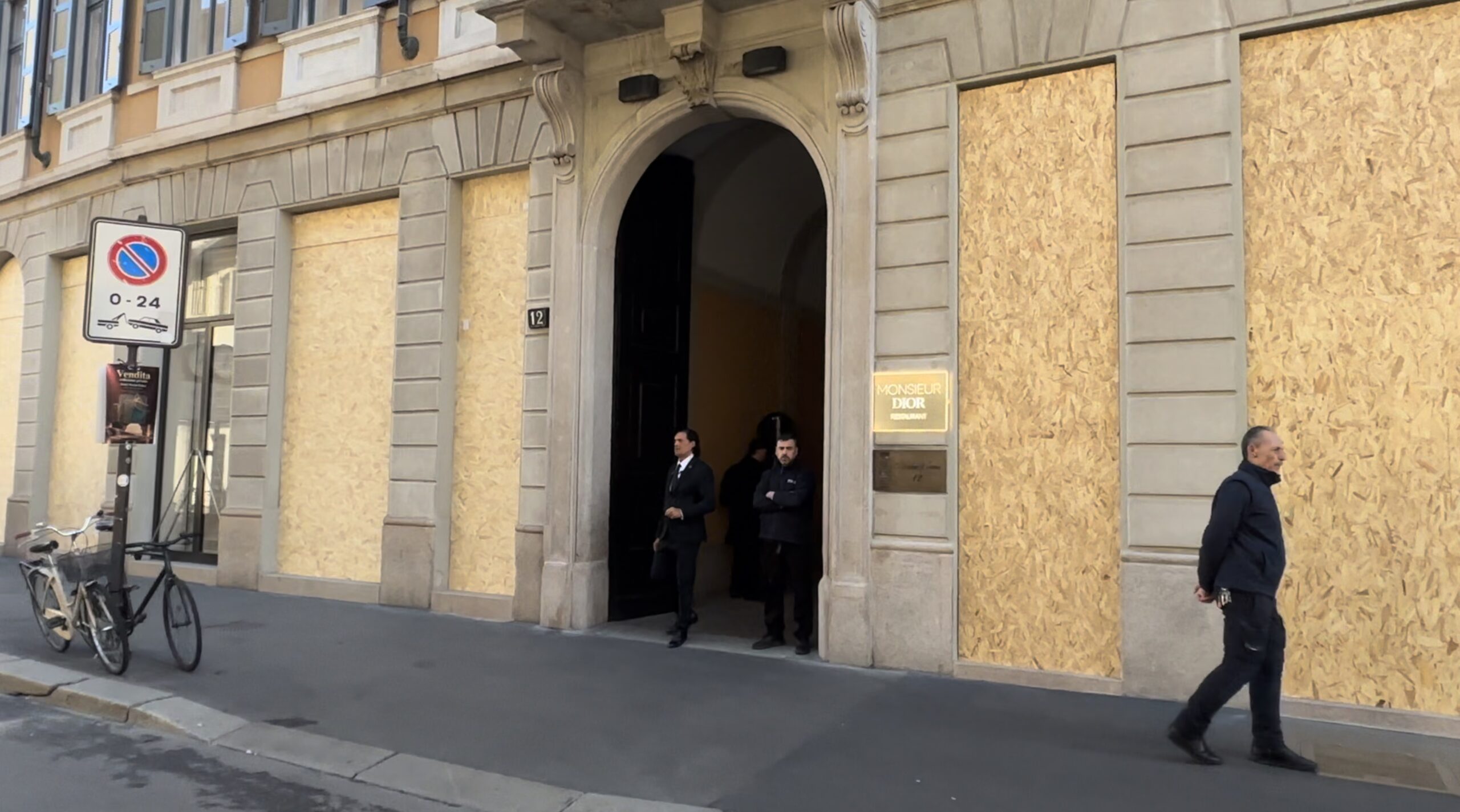El Movimiento 17 de octubre cambia de táctica y Italia refuerza la seguridad