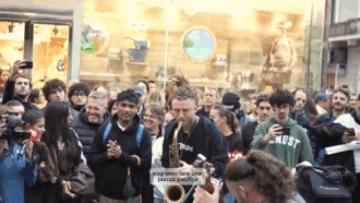 Copertina di La protesta a Bari: “Meloni guardi in faccia gli italiani e ascolti”. “In corteo anche per il Sud troppo spesso ignorato”