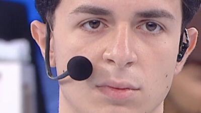 Copertina di “Hai presentato brani che sono plagi”: Erness sospeso e poi eliminato da Samurai Jay ad “Amici 26”. Amadeus: “Se fossi stato il suo insegnante, sarebbe stato fuori subito”