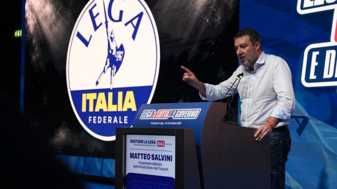 Salvini riconfermato leader della Lega con 465 voti: “In Cdm dirò basta a soldi e armi all’Ucraina”. E lancia nuovo simbolo senza il suo nome