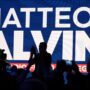 Copertina di Salvini rinconfermato segretario annuncia: "Dirò basta armi e soldi a Kiev". Il videoracconto del congresso: “La sfida? I veneti hanno tirato indietro il braccino”