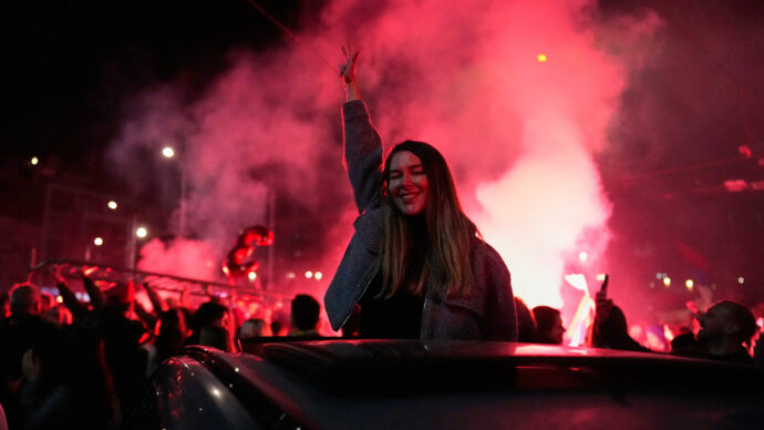 Chi sono gli Studenti serbi che hanno sconfitto Vučić: organizzazione orizzontale, nessun leader e decisioni assembleari. Adesso la prova di governo