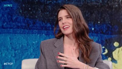 Copertina di “Ridotta a un’immagine patinata, a una vita da sogno e di privilegi. Spesso avrei voluto gridare: ‘Non sono quella che credete'”: così Charlotte Casiraghi a ‘Che tempo che fa’
