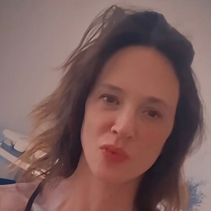 “È molto doloroso. Sto togliendo tutti i tatuaggi. Non lo avrei mai detto a 51 anni di togliere una cosa che mi ha così caratterizzato”: così Asia Argento
