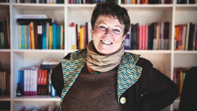 Copertina di Donatella Della Porta: “Ragazzi che vedono traditi i loro valori come accadde a noi nel Sessantotto”