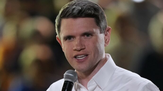 James Talarico, speranza dem in Texas per vincere il seggio al Senato: chi è il 37enne che sfida il candidato sostenuto da Trump