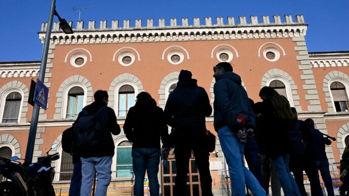 Youssef Siher non risponde al gip, i legali: “Nessuna condotta istigatoria”. Attesa per la decisione sulla convalida del fermo