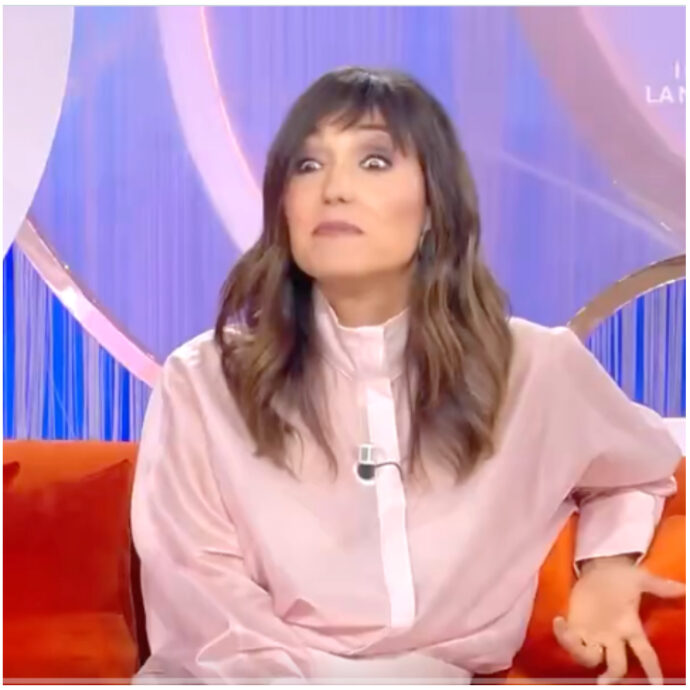 “Anna Safroncik lo vuole acchiappare Leonardo Lini?”: Caterina Balivo spiazza la ballerina di “Ballando con le Stelle”. Lei replica: “Non è un rapporto facile”