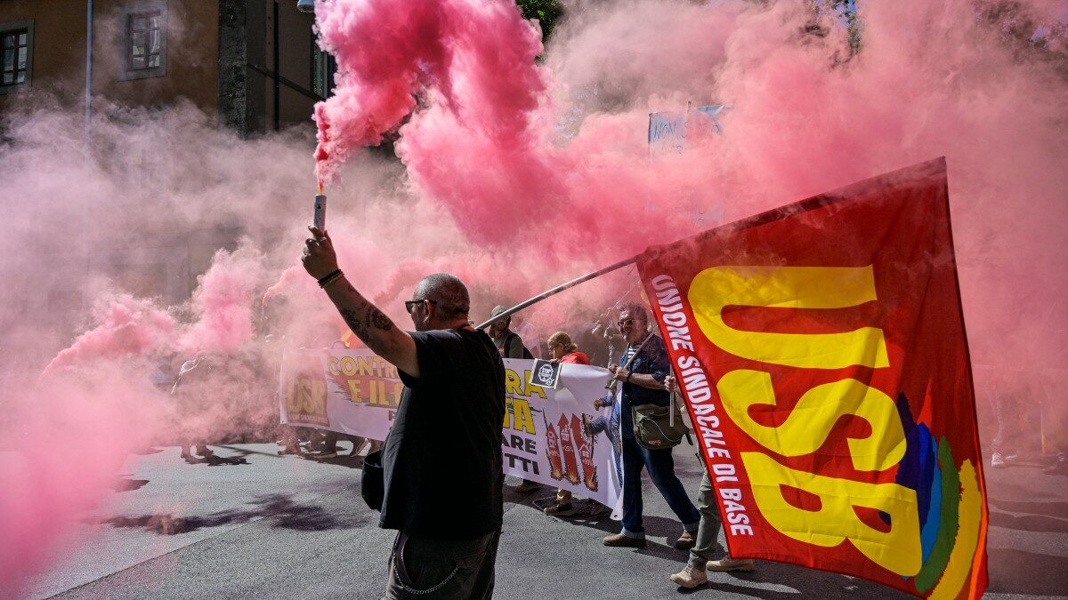 sciopero 30 ottobre i trasporti a rischio precettazione in quei giorni si va al cimitero per commemorare i defunti da Ilfattoquotidiano.it sciopero 30 ottobre i trasporti a rischio precettazione in quei giorni si va al cimitero per commemorare i defunti