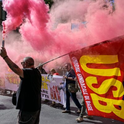 Copertina di Sciopero, i trasporti a rischio precettazione: “In quei giorni si va al cimitero per commemorare i defunti”