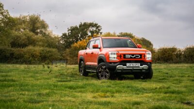 Copertina di BYD Shark, il pick-up ibrido plug-in sbarca in Europa. E punta sulle prestazioni
