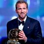 Copertina di Harry Kane vince il pallone d’oro 2026: l’attaccante “noioso” e poco appariscente sempre in prima linea contro le discriminazioni