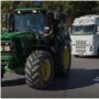 Copertina di La protesta di tir e trattori continua: cori contro Meloni a Montecitorio. Traffico fermo anche in Toscana. Ma per Salvini l’emergenza “è superata”