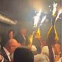 Copertina di “Non hanno imparato nulla da Crans-Montana”: bottiglie con candele scintillanti alla festa di Kane per il pallone d’oro