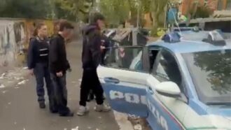 Gli studenti tentano di occupare il liceo, la polizia li porta in commissariato. Cucchi (Avs): "Il fermo preventivo legittima gli abusi"