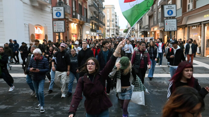 Sciopero generale 30 ottobre, 22mila persone preparano le proteste su 3 chat Telegram: “Vietato incitare alla violenza”