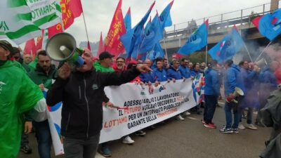 Copertina di Ilva, il governo prova a piazzare  i lavoratori in FS, Leonardo & C.