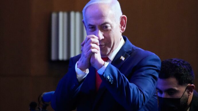 Elezioni in Israele, il blocco di Netanyahu in vantaggio ma senza maggioranza. Media: “Herzog vedrà il premier ed Eisenkot per proporre un governo di unità nazionale”