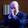 Copertina di Quasi terminato lo spoglio. Netanyahu in vantaggio ma senza maggioranza: “Ora ampio governo di destra”. Herzog: "Evitare ritorno alle urne" Exploit degli arabi