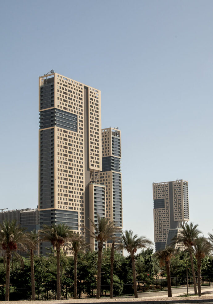 Grattacieli e grandi opere: il Cairo quasi come Dubai. Solo che ci sono anche i poveri