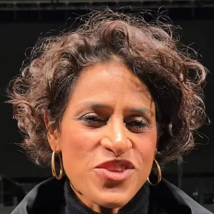 “Amici? Non si sputa mai nel piatto dove si è mangiato. Mio padre è morto in un’incidente stradale, e mia madre malata di poliomielite da sempre”: così Karima, ex finalista del programma di Maria De Filippi